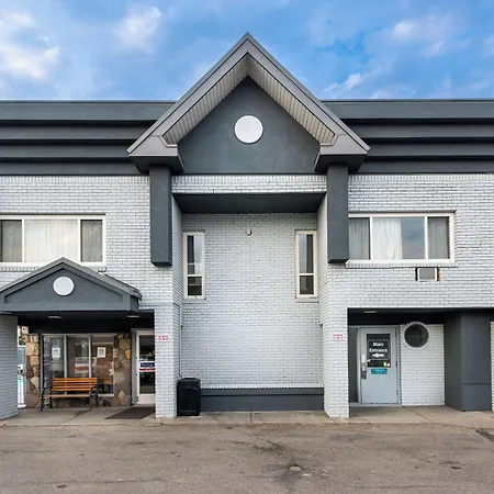 Travelodge By Wyndham Calgary South-3