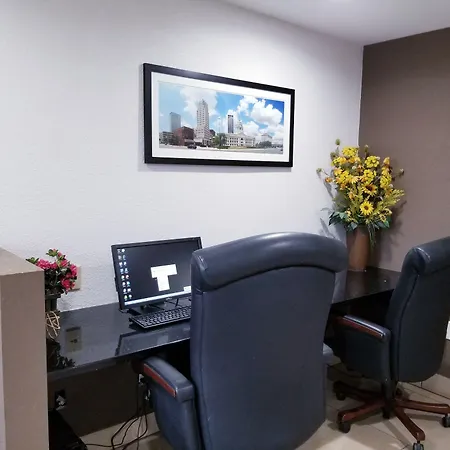 Travelodge By Wyndham Fort Wayne North-3