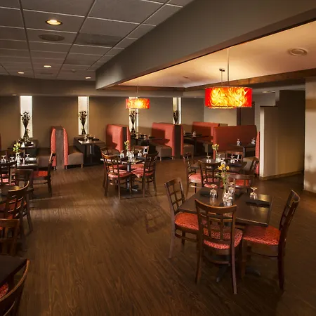 Ramada By Wyndham Marquette-2