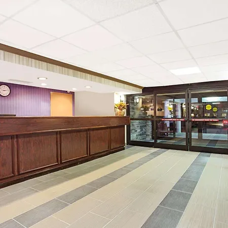 Days Inn By Wyndham Newport News City Center Oyster Point-2