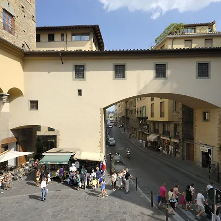 B&B Hotel Firenze Pitti Palace Al Ponte Vecchio-2