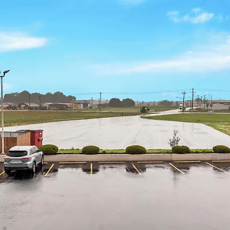 Red Lion Inn & Suites Saint Louis-3