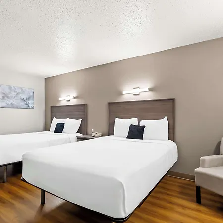 Red Lion Inn & Suites Saint Louis-2