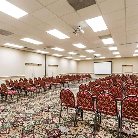Ramada By Wyndham Edgewood Hotel & Conference Center-3