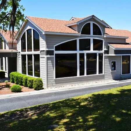 Howard Johnson By Wyndham Beaufort/Parris Island-3
