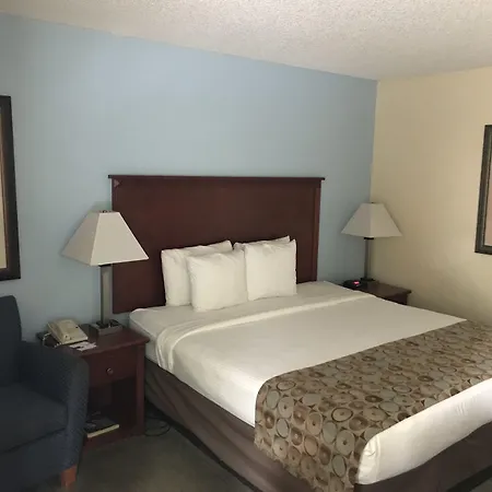 Baymont By Wyndham Gainesville I-75-2