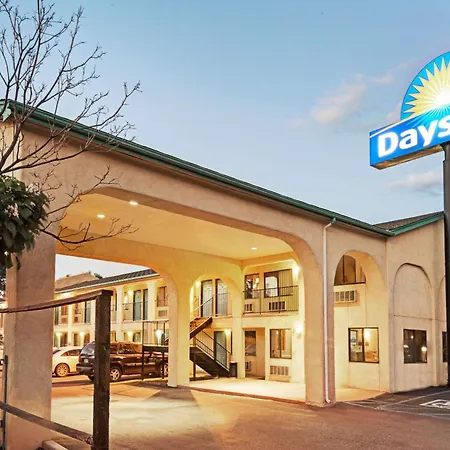 Days Inn By Wyndham Espanola-3