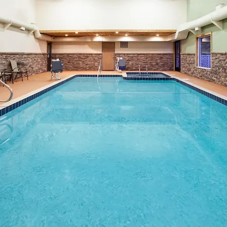 Days Inn By Wyndham Cadillac-2