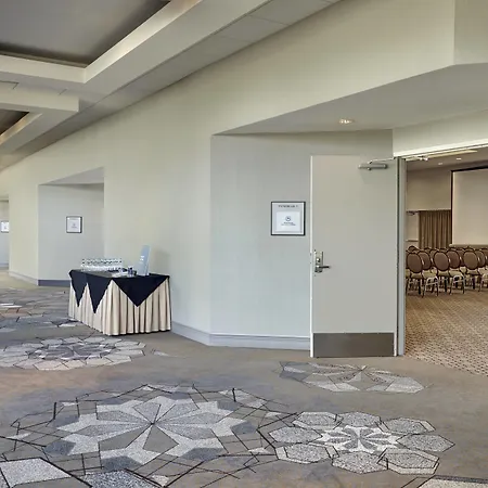 Sheraton Vancouver Guildford Hotel-3