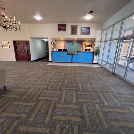 Colby Inn And Suites-3