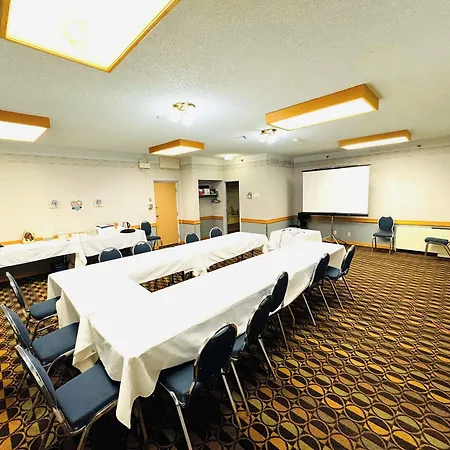 Travelodge By Wyndham Prince Albert-2