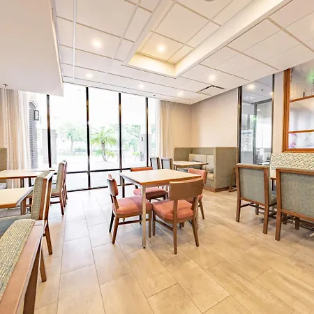 Hampton Inn Gainesville-3