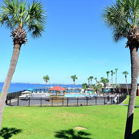 Quality Inn & Suites Gulf Breeze Bayside Near Pensacola Beach-3