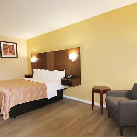 Quality Inn & Suites Franklin-2