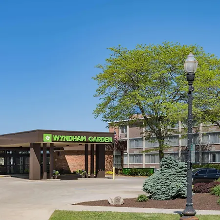 Wyndham Garden Kenosha Harborside-2