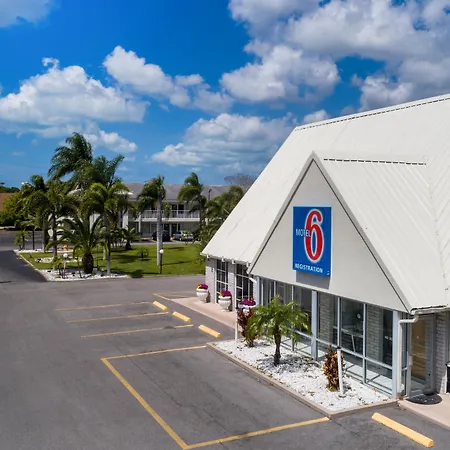 Motel 6 Englewood, Fl-2