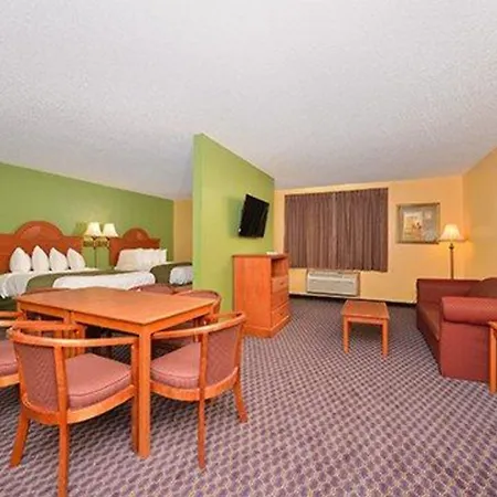 Quality Inn & Suites Grinnell Near University-3