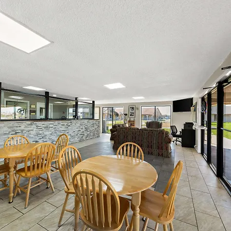 Americas Best Value Inn Bonham-3