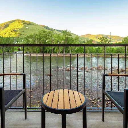 Edgewater Missoula, Tapestry Collection By Hilton-3