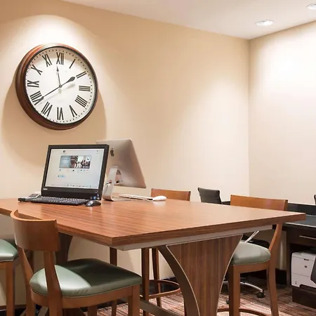 Doubletree By Hilton Hotel Grand Rapids Airport-2