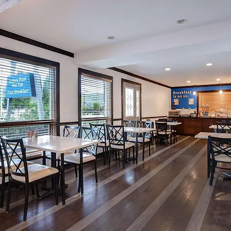 Days Inn By Wyndham Vernon-3