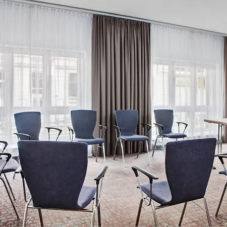 Intercityhotel Hamburg Altona-3