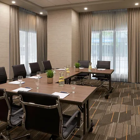 Four Points By Sheraton Windsor Downtown-3