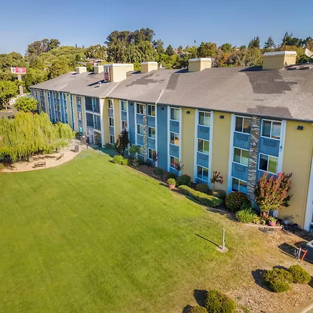 Best Western Plus Heritage Inn-3