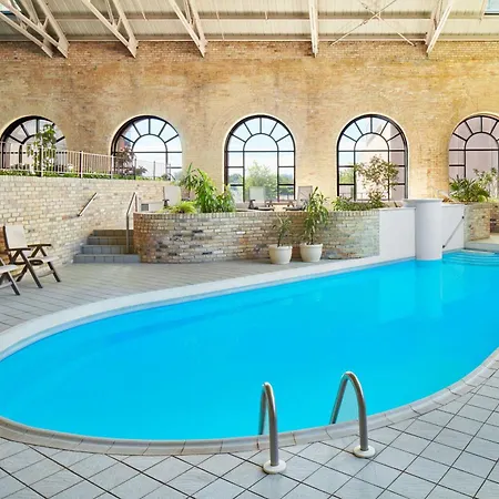 Delta Hotels By Marriott London Armouries-3