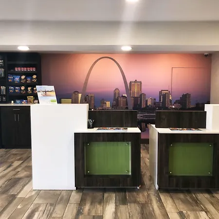 La Quinta Inn & Suites By Wyndham St Louis Hazelwood North-2