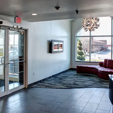 Quality Inn & Suites North-Polaris-2