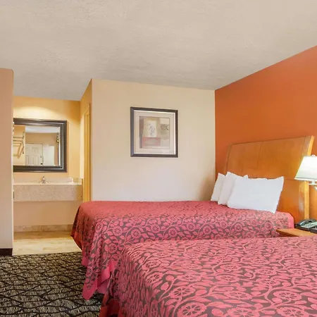 Days Inn By Wyndham Centerville-3