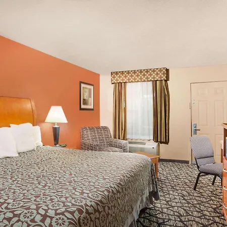 Days Inn By Wyndham Centerville-2