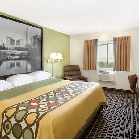 Super 8 By Wyndham Norfolk-2