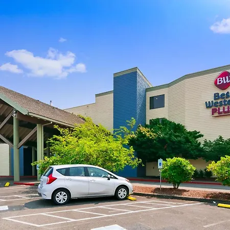 Best Western Plus Silverdale Beach Hotel-2