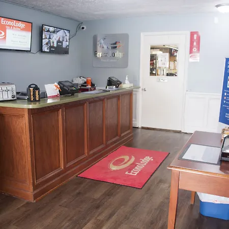 Econo Lodge Inn & Suites Sandusky South-2