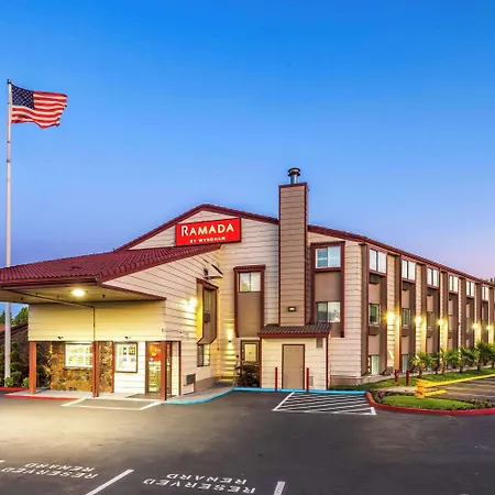 Ramada By Wyndham Medford Airport North-3