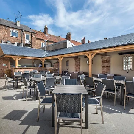 The Golden Fleece Hotel, Thirsk, North Yorkshire - The Coaching Inn Group-3