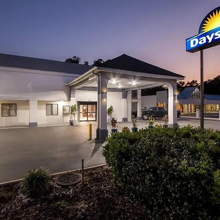 Days Inn By Wyndham Goose Creek-3