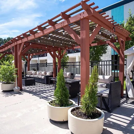 Cottonwood Suites Savannah Hotel & Conference Center-3
