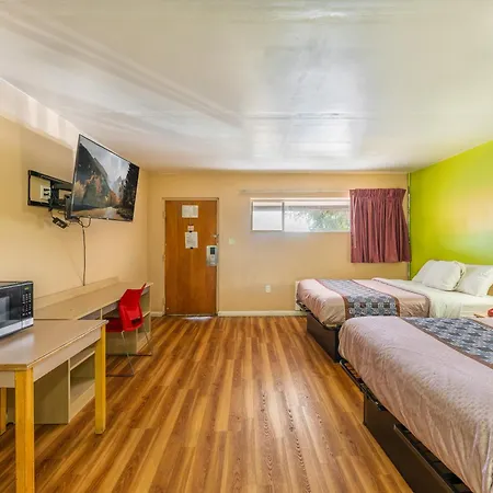 Budget Inn Pulaski-3