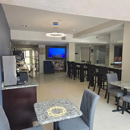 Days Inn & Suites By Wyndham Tampa/Raymond James Stadium-3