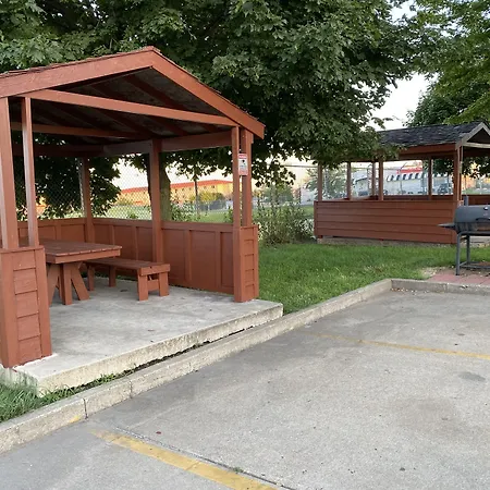 Quality Inn Morton At I-74-3