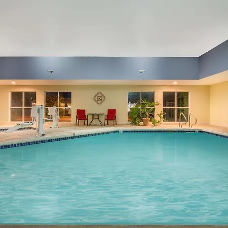 Super 8 By Wyndham Menomonie Wi-3