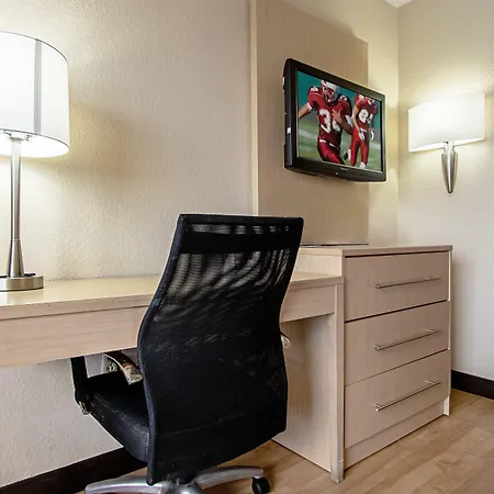 Red Roof Inn Plus+ West Palm Beach-2