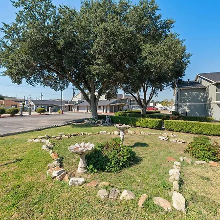 Americas Best Value Inn & Suites Brenham-3