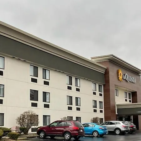 La Quinta Inn By Wyndham Indianapolis Airport Executive Dr-3