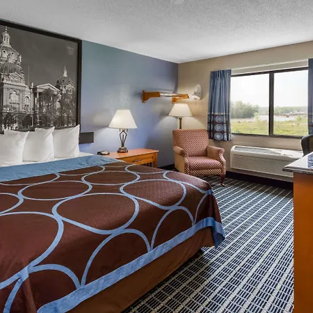 Super 8 By Wyndham Iowa City/Coralville-2