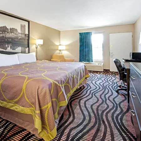 Super 8 By Wyndham Lakeland-3