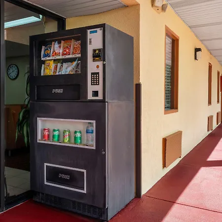 Americas Best Value Inn-Montezuma-3